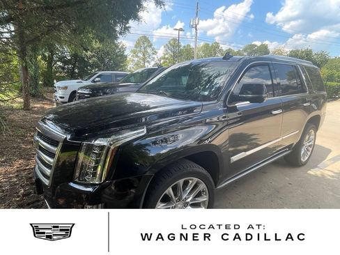 Used 2019 Cadillac Escalade Premium Luxury RWD image 1