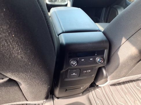 Used 2023 GMC Acadia SLE w/ Driver Convenience Package FWD image 22