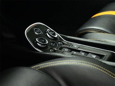 Used 2017 McLaren 570S Coupe image 7