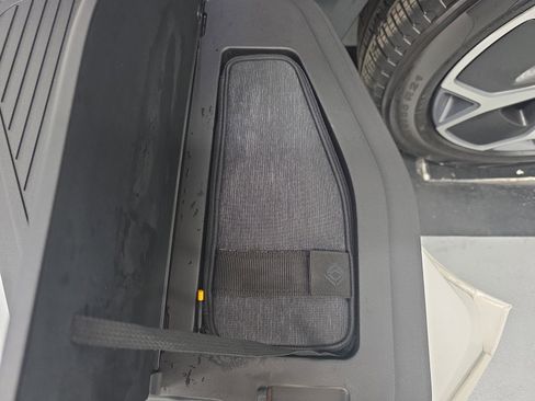 Used 2023 Rivian R1T Adventure image 32