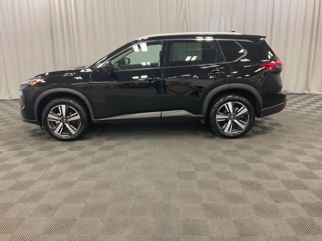Used 2026 Nissan Rogue SL AWD/4WD image 12