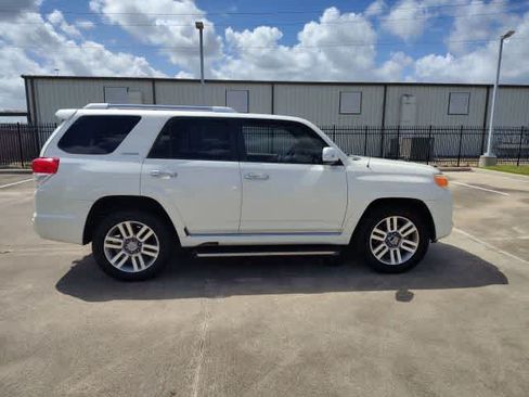 Used 2011 Toyota 4Runner Limited AWD/4WD image 5