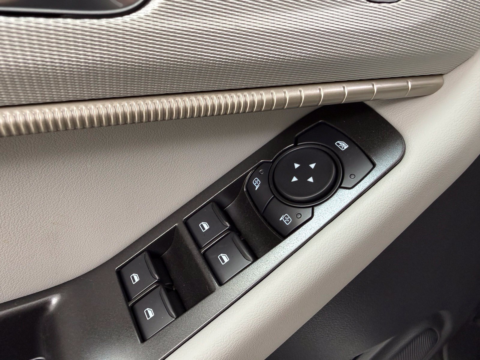 New 2027 Ford Explorer Active w/ Active Comfort Package RWD image 11
