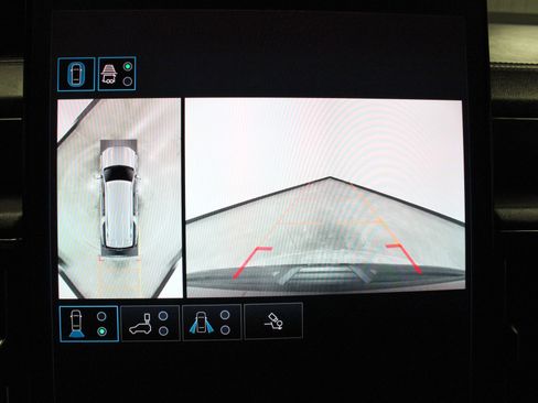 Used 2025 GMC Yukon XL AT4 w/ AT4 Premium Package AWD/4WD image 31