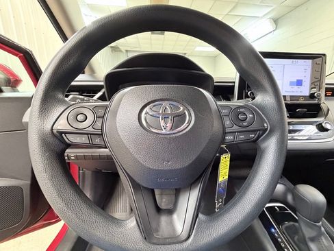 Used 2020 Toyota Corolla LE FWD image 36