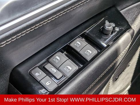 Certified 2024 Jeep Wagoneer L Series II AWD/4WD image 23