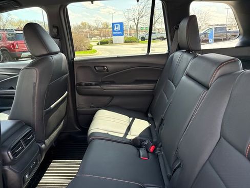 Used 2025 Honda Passport TrailSport image 21