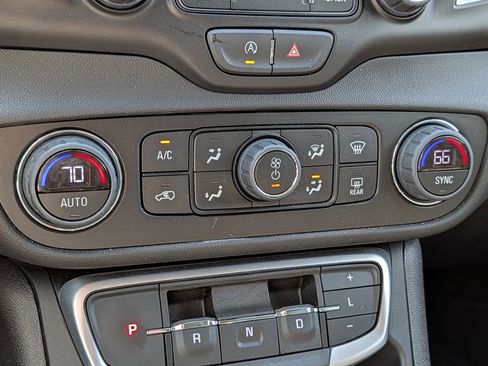Used 2024 GMC Terrain SLT w/ Infotainment Package II AWD/4WD image 44