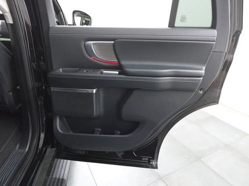 Certified 2025 Ford Expedition Platinum AWD/4WD image 42