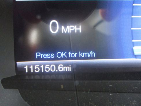 Used 2017 Ford Edge Titanium w/ Cold Weather Package image 11