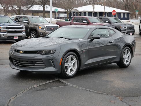 Used 2017 Chevrolet Camaro LT image 4