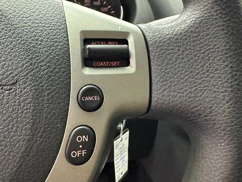 Used 2012 Nissan Rogue S AWD/4WD image 12
