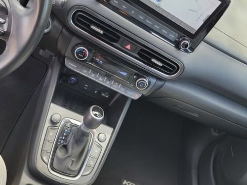Used 2022 Hyundai Kona Limited AWD/4WD image 39