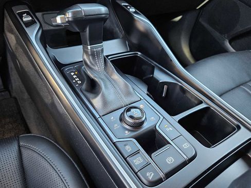 Used 2024 Kia Sorento S image 31