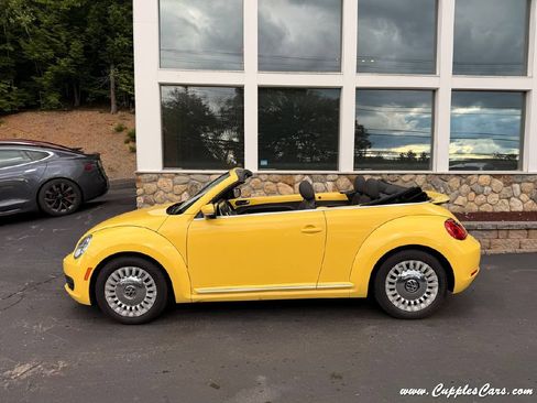 Used 2015 Volkswagen Beetle 1.8T FWD image 12