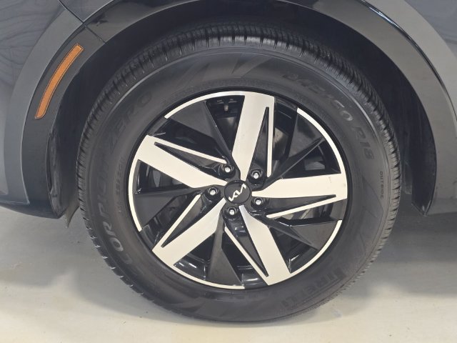 Used 2022 Kia Sorento S FWD image 8