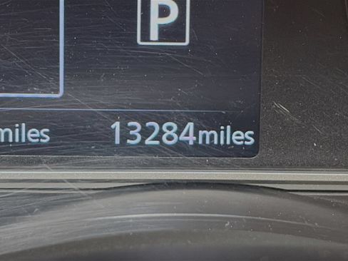 Used 2025 Nissan Versa SV FWD image 12