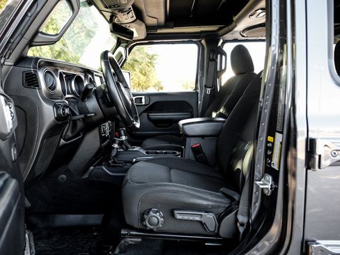 Used 2021 Jeep Wrangler Unlimited Willys image 43