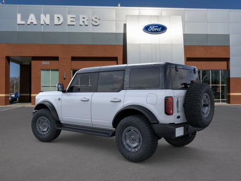 New 2025 Ford Bronco Outer Banks w/ Sasquatch Package image 4