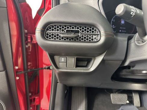 Used 2025 Honda HR-V Sport image 16