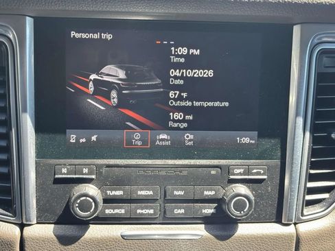 Used 2017 Porsche Macan image 24