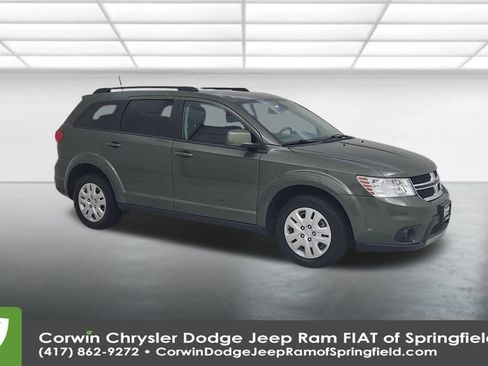 Used 2019 Dodge Journey SE image 2