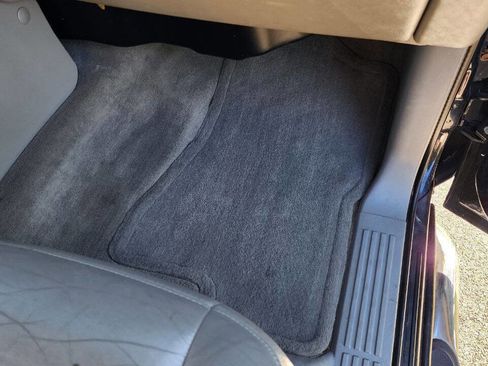 Used 2005 Chevrolet Avalanche LS w/ Preferred Equipment Group image 27