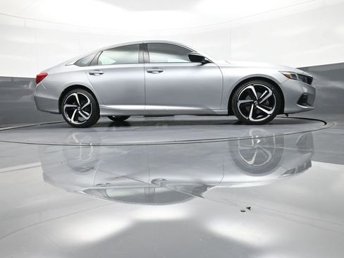 Used 2022 Honda Accord Sport image 28