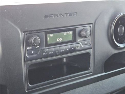 Used 2022 Mercedes-Benz Sprinter 2500 image 17