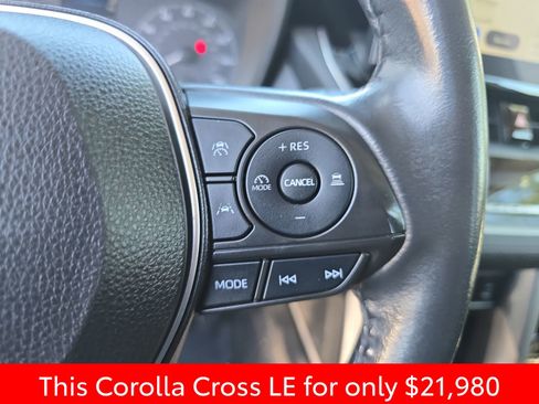 Used 2023 Toyota Corolla Cross LE AWD/4WD image 23