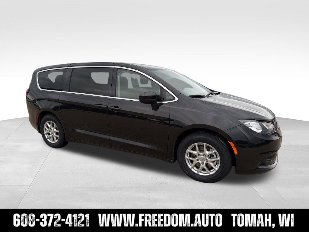 Used 2023 Chrysler Voyager LX FWD image 10