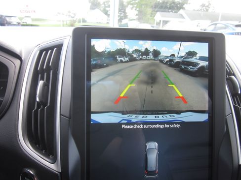 Used 2024 Ford Edge SEL AWD/4WD image 16