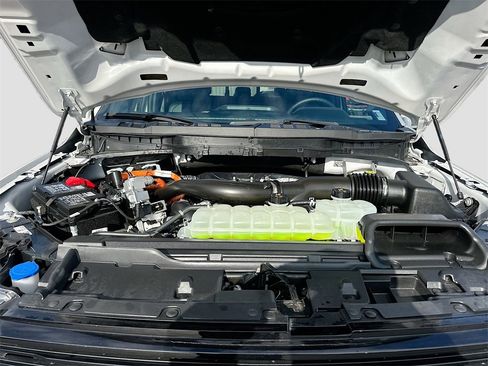 Used 2025 Ford F150 Platinum image 30