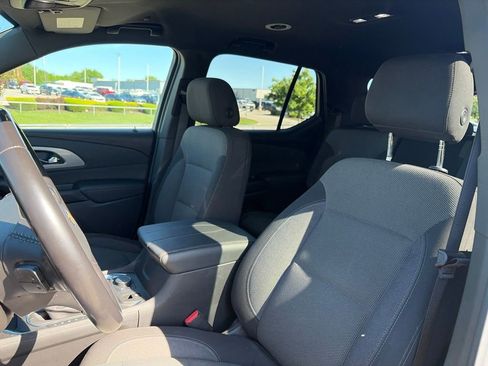 Used 2022 Chevrolet Traverse LT FWD image 50