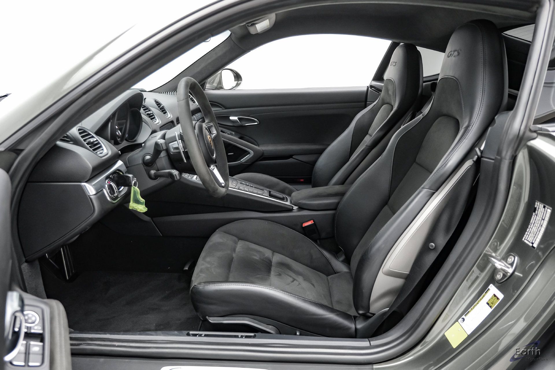 Used 2023 Porsche 718 Cayman GTS RWD image 34