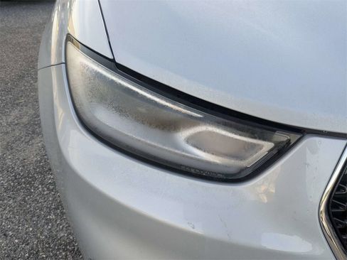 Used 2024 Chrysler Pacifica Touring-L image 9