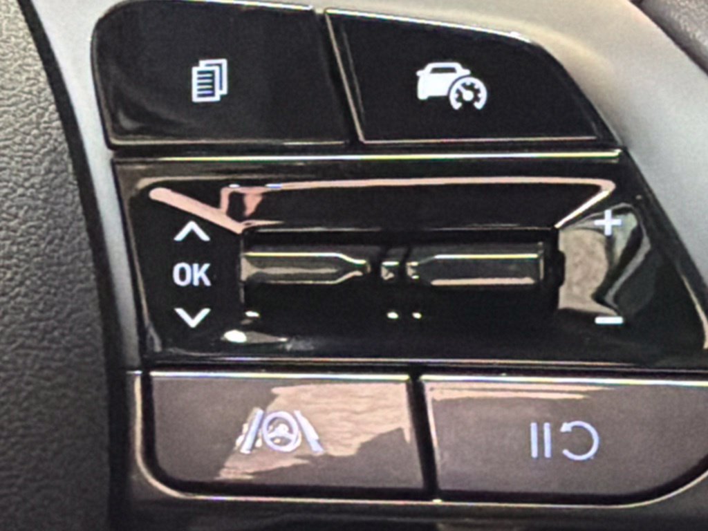 New 2026 Hyundai Elantra SEL Sport FWD image 19