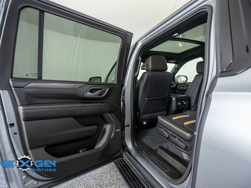 Used 2024 GMC Yukon XL AT4 w/ AT4 Premium Plus Package AWD/4WD image 25