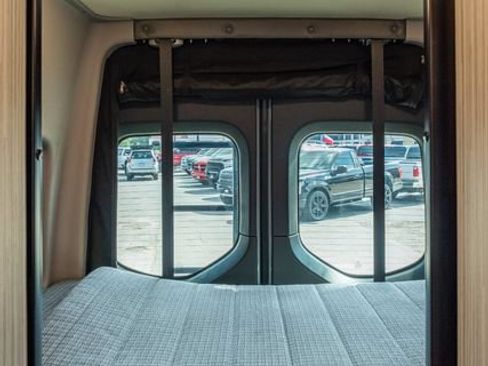 Used 2021 Mercedes-Benz Sprinter 2500 image 36