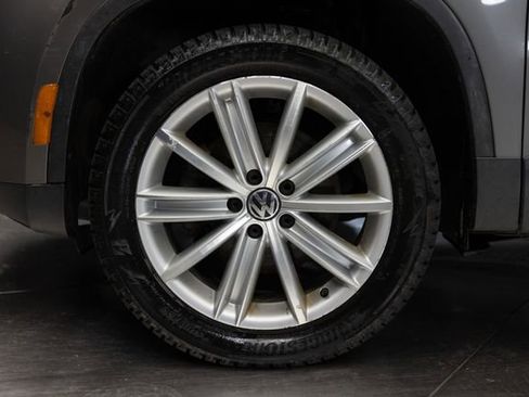 Used 2011 Volkswagen Tiguan SEL AWD/4WD image 7
