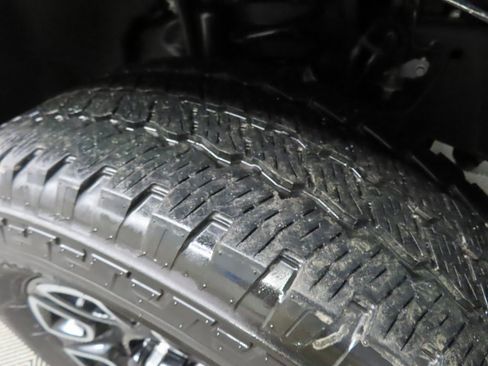 Used 2025 Ford F250 Platinum image 7