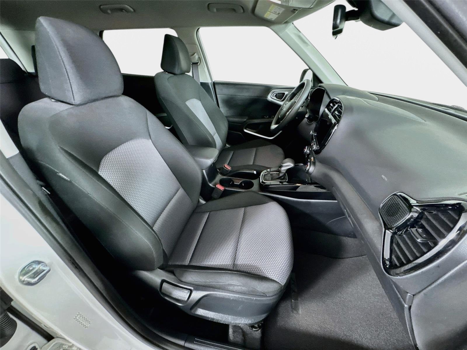 Used 2024 Kia Soul S FWD image 26