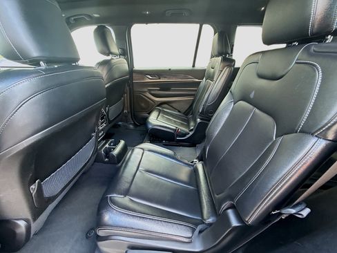 Used 2024 Jeep Grand Cherokee L Limited w/ Luxury Tech Group II AWD/4WD image 22
