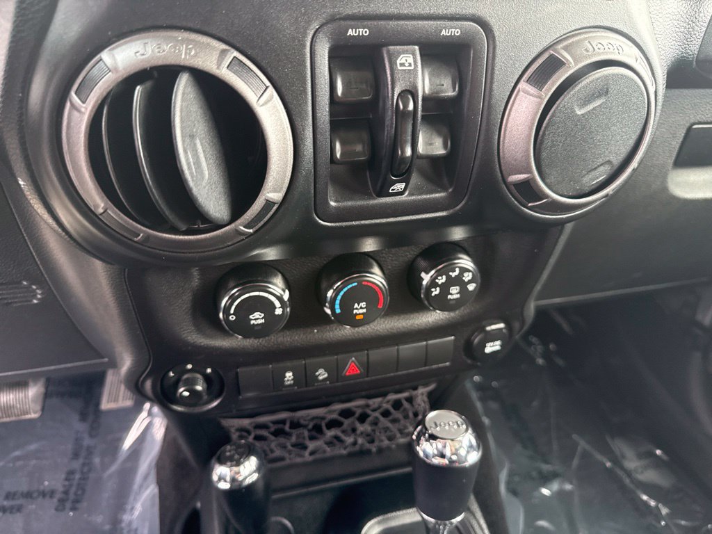 Used 2018 Jeep Wrangler Unlimited Sport S AWD/4WD image 19