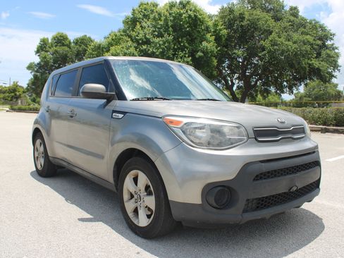 Used 2017 Kia Soul FWD image 17
