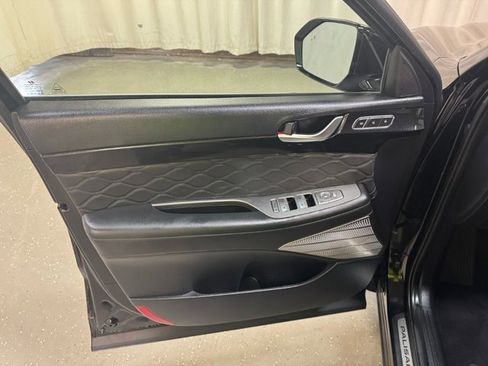 Used 2022 Hyundai Palisade Calligraphy image 16