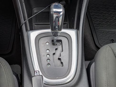 Used 2012 Chrysler 200 Touring FWD image 19