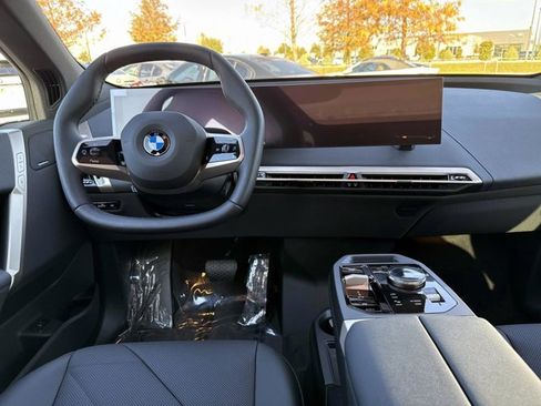 New 2026 BMW iX xDrive60 image 17