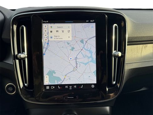 Certified 2025 Volvo XC40 B5 Plus image 18