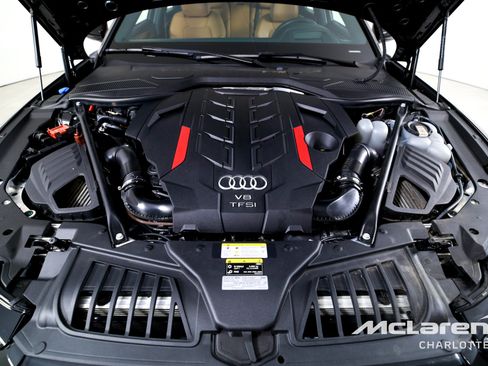 Used 2023 Audi S8 w/ S8 Comfort Plus Package AWD/4WD image 33